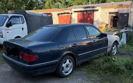 Mercedes-Benz E-Класс, 1995 год, 100 000 рублей, 3 фотография