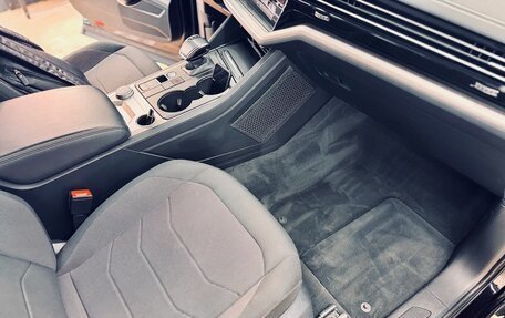 Volkswagen Touareg III, 2018 год, 3 550 000 рублей, 32 фотография