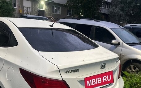 Hyundai Solaris II рестайлинг, 2015 год, 1 050 000 рублей, 4 фотография