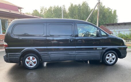 Hyundai H-1 II рестайлинг, 2006 год, 395 000 рублей, 2 фотография