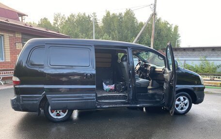 Hyundai H-1 II рестайлинг, 2006 год, 395 000 рублей, 15 фотография