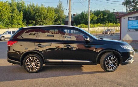 Mitsubishi Outlander III рестайлинг 3, 2016 год, 1 950 000 рублей, 3 фотография