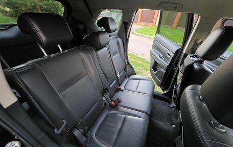 Mitsubishi Outlander III рестайлинг 3, 2016 год, 1 950 000 рублей, 13 фотография