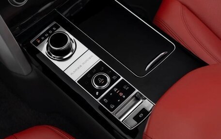 Land Rover Range Rover IV рестайлинг, 2016 год, 5 500 000 рублей, 18 фотография