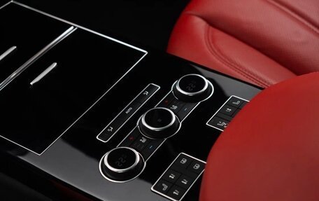 Land Rover Range Rover IV рестайлинг, 2016 год, 5 500 000 рублей, 25 фотография