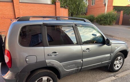 Chevrolet Niva I рестайлинг, 2011 год, 580 000 рублей, 3 фотография