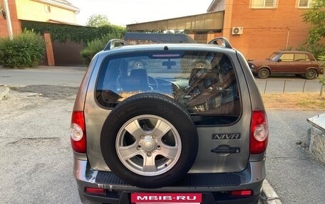 Chevrolet Niva I рестайлинг, 2011 год, 580 000 рублей, 4 фотография