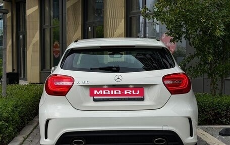 Mercedes-Benz A-Класс, 2015 год, 1 690 000 рублей, 4 фотография