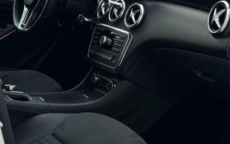 Mercedes-Benz A-Класс, 2015 год, 1 690 000 рублей, 27 фотография