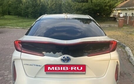 Toyota Prius IV XW50, 2020 год, 2 670 000 рублей, 10 фотография