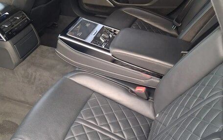 Audi A8, 2019 год, 4 000 000 рублей, 10 фотография