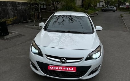 Opel Astra J, 2013 год, 750 000 рублей, 2 фотография