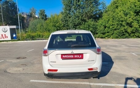 Mitsubishi Outlander III рестайлинг 3, 2014 год, 1 350 000 рублей, 1 фотография