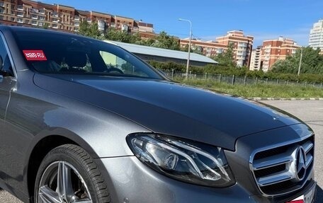 Mercedes-Benz E-Класс, 2019 год, 4 400 000 рублей, 1 фотография