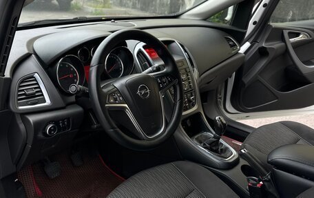 Opel Astra J, 2013 год, 750 000 рублей, 17 фотография