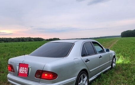 Mercedes-Benz E-Класс, 1996 год, 530 000 рублей, 4 фотография