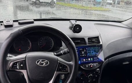 Hyundai Solaris II рестайлинг, 2016 год, 650 000 рублей, 5 фотография