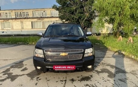 Chevrolet Tahoe III, 2012 год, 2 100 000 рублей, 2 фотография