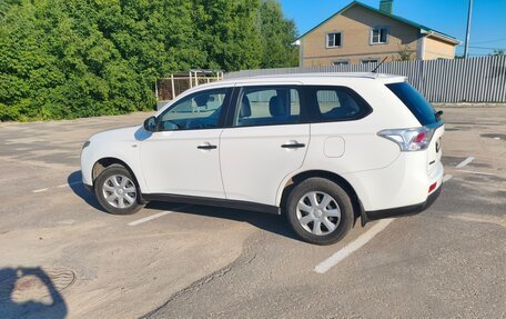 Mitsubishi Outlander III рестайлинг 3, 2014 год, 1 350 000 рублей, 6 фотография