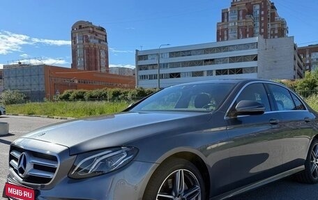 Mercedes-Benz E-Класс, 2019 год, 4 400 000 рублей, 3 фотография