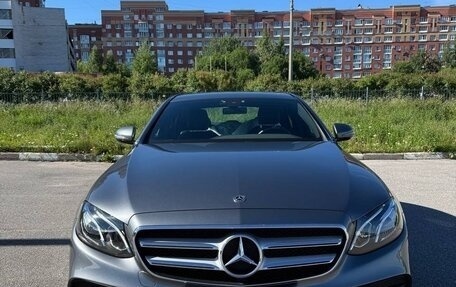 Mercedes-Benz E-Класс, 2019 год, 4 400 000 рублей, 5 фотография