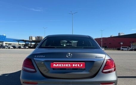 Mercedes-Benz E-Класс, 2019 год, 4 400 000 рублей, 7 фотография