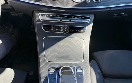 Mercedes-Benz E-Класс, 2019 год, 4 400 000 рублей, 16 фотография
