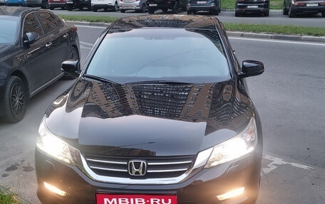 Honda Accord IX рестайлинг, 2013 год, 1 800 000 рублей, 1 фотография