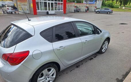 Opel Astra J, 2010 год, 450 000 рублей, 2 фотография