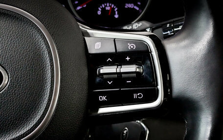 KIA Carnival, 2021 год, 3 700 000 рублей, 28 фотография