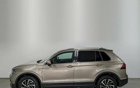 Volkswagen Tiguan II, 2019 год, 2 740 000 рублей, 8 фотография