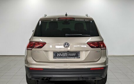 Volkswagen Tiguan II, 2019 год, 2 740 000 рублей, 6 фотография