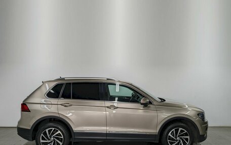 Volkswagen Tiguan II, 2019 год, 2 740 000 рублей, 4 фотография