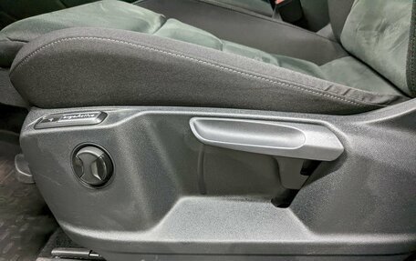 Volkswagen Tiguan II, 2019 год, 2 740 000 рублей, 15 фотография