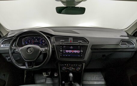 Volkswagen Tiguan II, 2019 год, 2 740 000 рублей, 23 фотография
