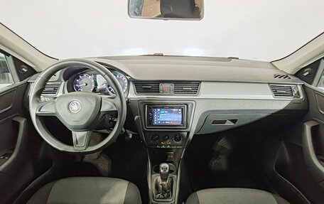 Skoda Rapid I, 2015 год, 990 000 рублей, 10 фотография