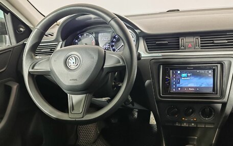 Skoda Rapid I, 2015 год, 990 000 рублей, 11 фотография