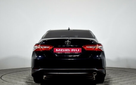 Toyota Camry, 2020 год, 1 950 000 рублей, 7 фотография