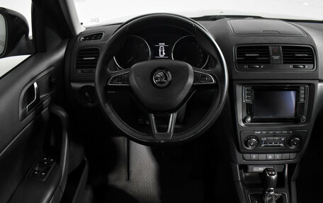 Skoda Yeti I рестайлинг, 2015 год, 1 179 000 рублей, 18 фотография