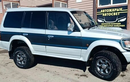 Mitsubishi Pajero III рестайлинг, 1994 год, 350 000 рублей, 1 фотография