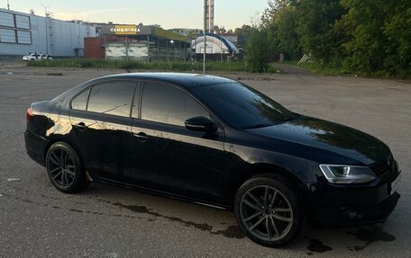 Volkswagen Jetta VI, 2011 год, 850 000 рублей, 1 фотография