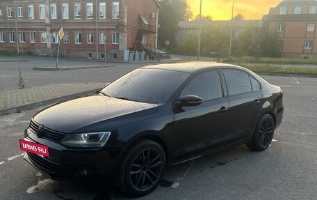 Volkswagen Jetta VI, 2011 год, 850 000 рублей, 2 фотография