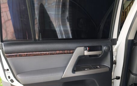 Toyota Land Cruiser 200, 2010 год, 3 100 000 рублей, 4 фотография