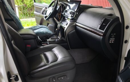 Toyota Land Cruiser 200, 2010 год, 3 100 000 рублей, 10 фотография