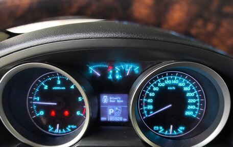 Toyota Land Cruiser 200, 2010 год, 3 100 000 рублей, 8 фотография