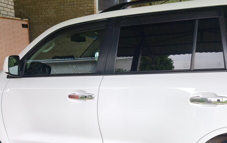 Toyota Land Cruiser 200, 2010 год, 3 100 000 рублей, 17 фотография
