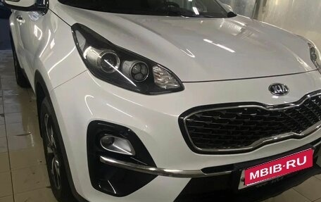 KIA Sportage IV рестайлинг, 2020 год, 2 450 000 рублей, 1 фотография