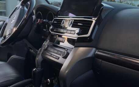 Toyota Land Cruiser 200, 2011 год, 3 100 000 рублей, 15 фотография