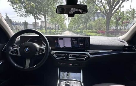 BMW 3 серия, 2023 год, 3 499 999 рублей, 10 фотография
