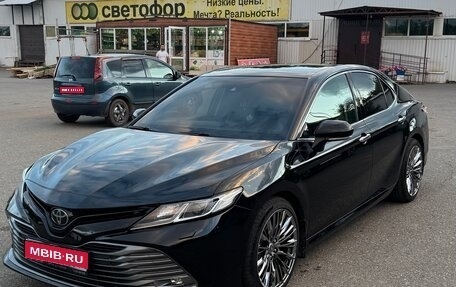 Toyota Camry, 2018 год, 2 450 000 рублей, 1 фотография